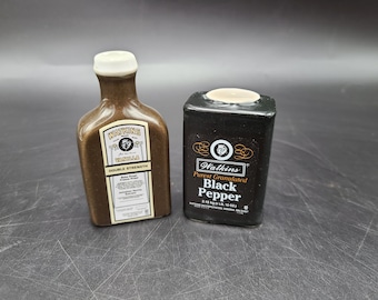 NEW Watkins Vanilla and Black Pepper Salt & Pepper Shakers