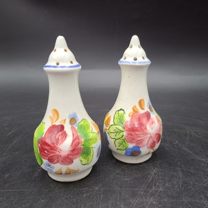 Pair of hand painted floral Salt and pepper shakers 4&quot;