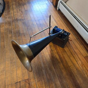 Antique Thomas edison fireside Phonograph model A w/ brass speaker and crane Works