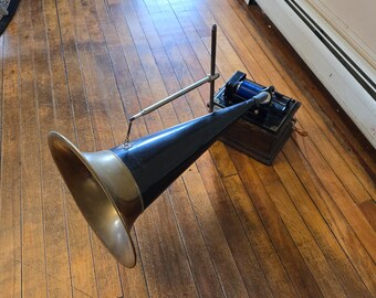 Antique Thomas edison fireside Phonograph model A w/ brass speaker and crane Works