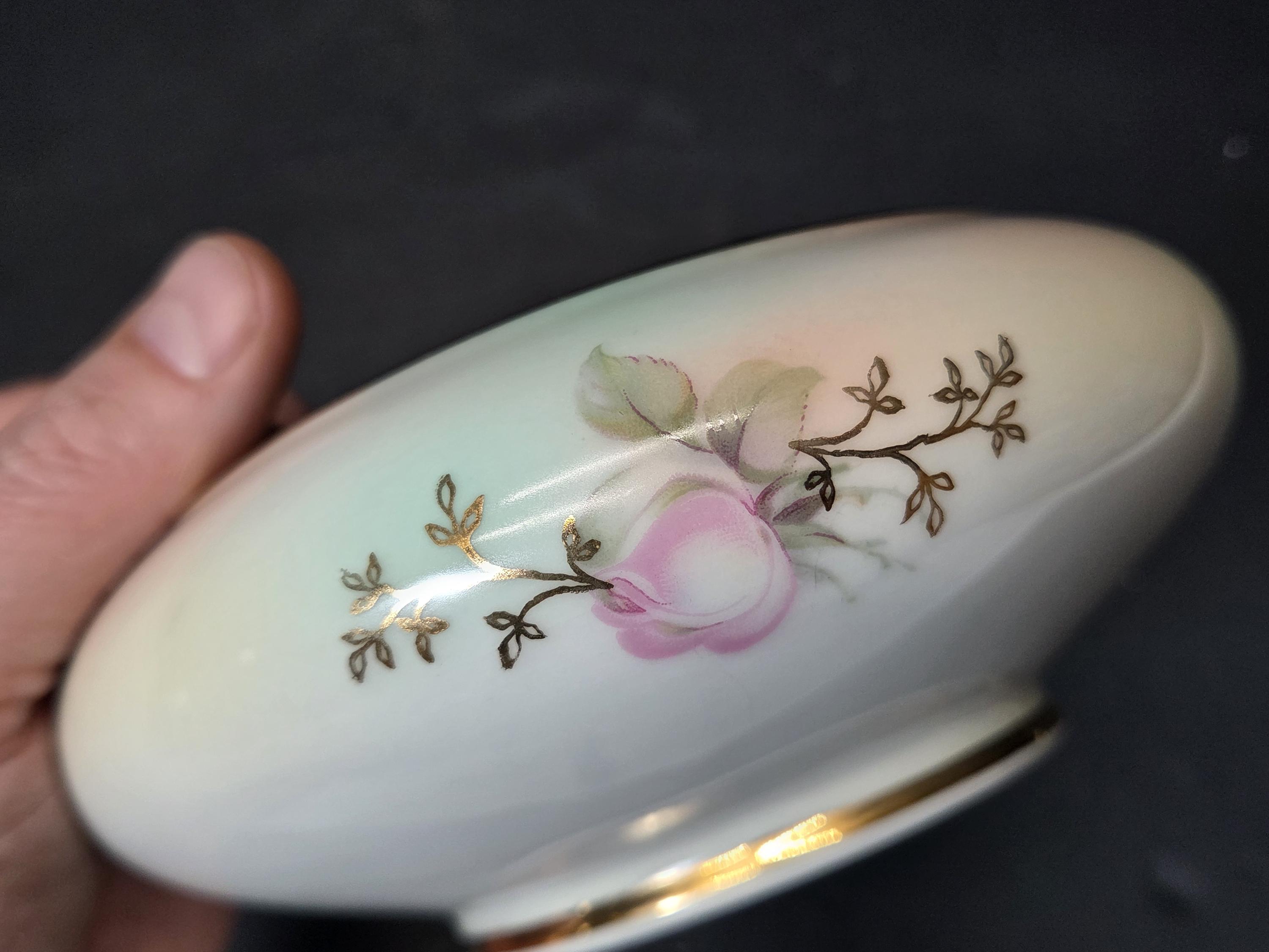 weimar porzellan　アンティクプレイト　型番56 刻印42 Bavaria Schumann Arzberg Germany Wild Rose Blush Round Covered