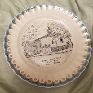 World wide Art studios Peoples United Church crystal beach ontario canada collectors plate 9&quot; Nice blue and silver trim