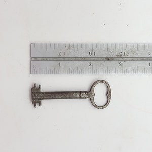Antique 2 bit cabinet door drawer furniture padlock Key Long barrel skeleton key