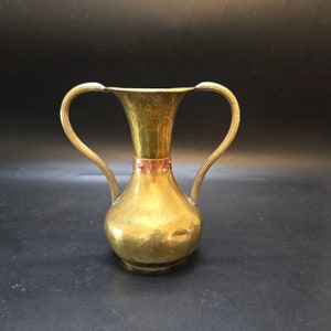 Early Antique hammered Brass 2 handle vase/urn with copper band Stamped signed on bottom very old heavy well made