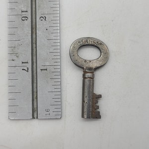Antique eagle barrel Trunk/steamer lock Key B150