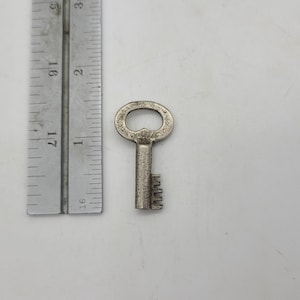 Antique Steamer Trunk Key Excelsior X104