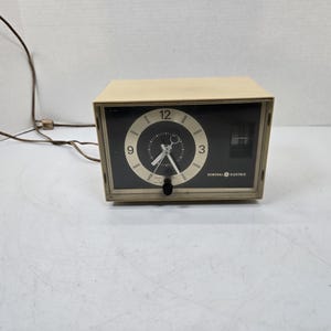 GE General electric C1400A Vintage Retro Clock radio Works