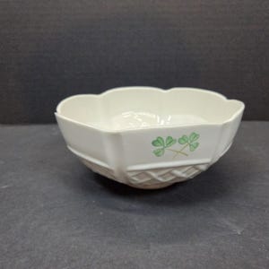 Belleek Shamrock Trellis Basket weave pattern 6&quot; bowl NEW unused