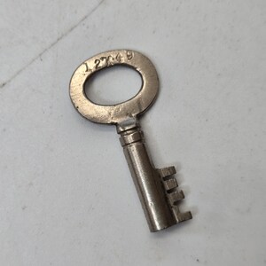 Antique eagle barrel Trunk/steamer lock Key 12K series 12K49