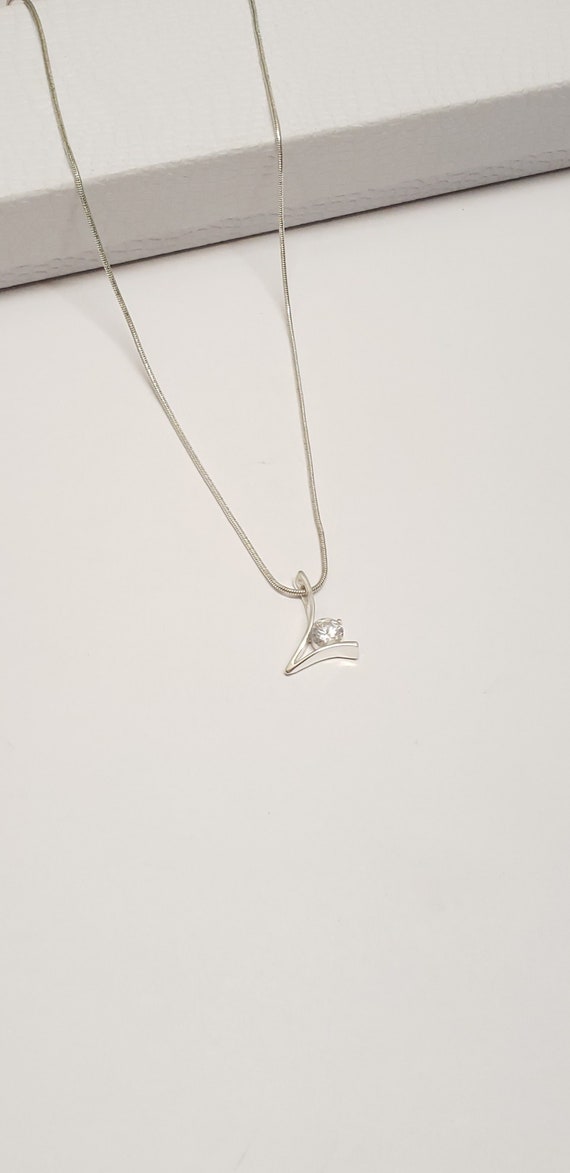 Simple Elegant Silver & Crystal Pendant Necklace U