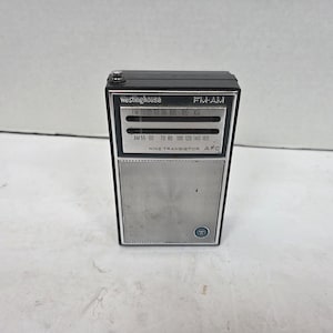 Vintage Westinghouse H908PN9GP AM/FM hand held Transistor radio FM works