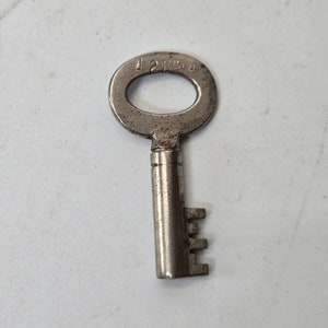 Antique eagle barrel Trunk/steamer lock Key 12K series 12K51