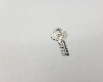 Eagle Lock Co 56V30 Steamer/Trunk Antique luggage key