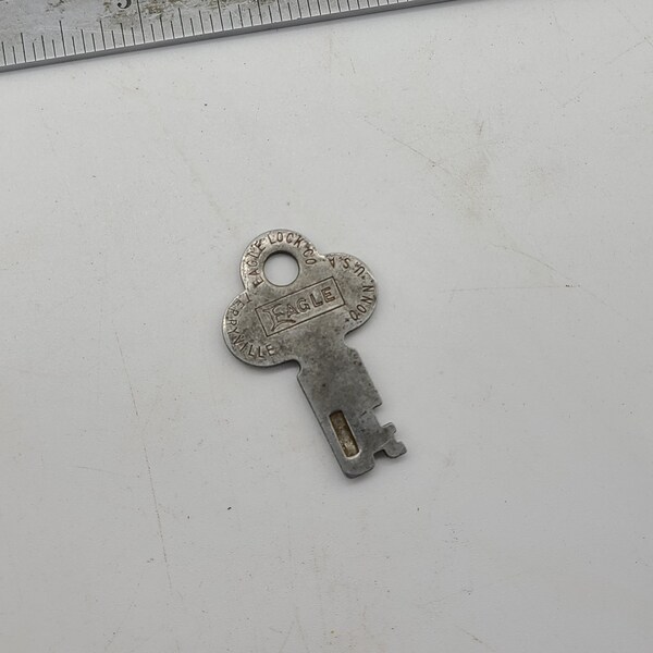 Eagle 8446 trunk steamer lock Key antique key luggage