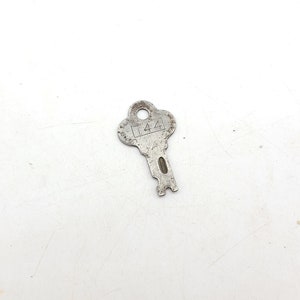 Long Lock Co T44 Trunk/steamer antique luggage Key