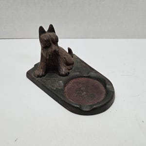 Ancien cendrier porte-monnaie ou porte-cartes en fonte pour chien Scottie Dog des années 1900, décoration de bureau
