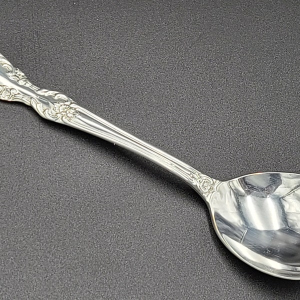 Rogers SIlver plated Sugar spoon Grand elegance southern manor 5 7/8"