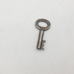 Eagle Lock Co # OB121 Steamer/Trunk Antique luggage key