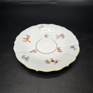 Rare Meissen Scattered flowers Saucer only