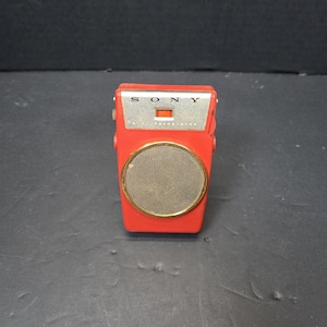 希少なソニーTR-610トランジスタラジオ（赤、ケース欠け）