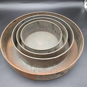 Set von 4 antiken Blech/Stahl Lagen Kuchenpfannen Set 8-16&quot;