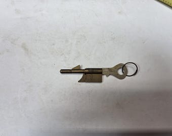 ヴィンテージ ビクトリア朝の芸術的な鍵穴とアンティーク キー ロック