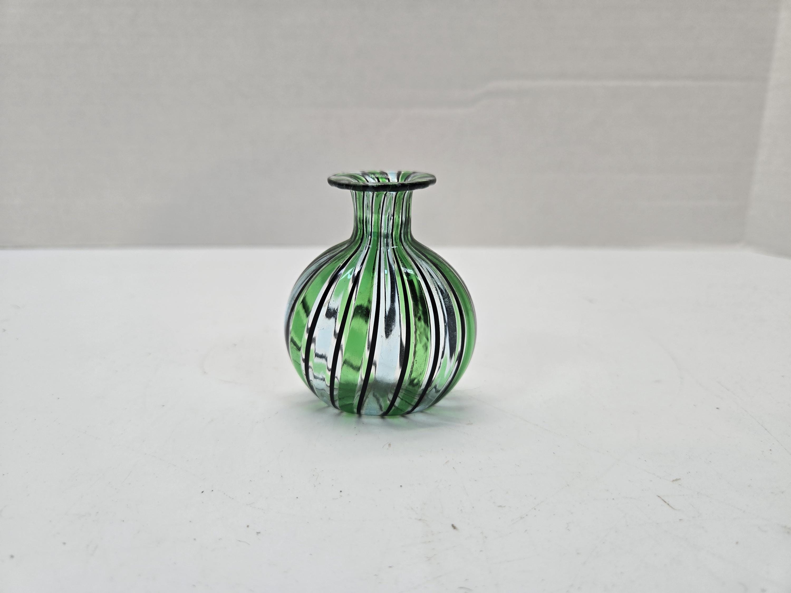 ストライプ模様の陶器花瓶 antiqua_mb-00065