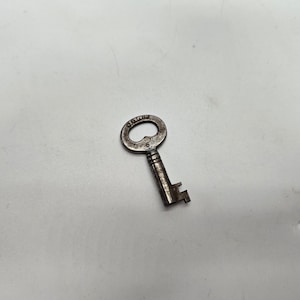 Antique Steamer Trunk Key CCl Co Corbin # 5