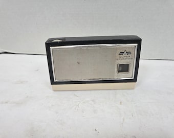 Vintage Panasonic Matsushita T-50 Transistor radio just plays static