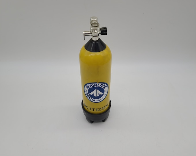 Citizen Aqualand Promaster Yellow Scuba Tank Watch Case Display