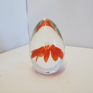 Nice orange flower paperweight 3 3/4 &quot; tall