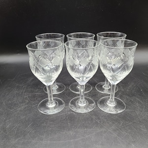 Very nice Set of 6 Cut crystal Goblets nice pattern well made 6 1/2&quot; Wine glasses