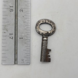 Antique eagle barrel Trunk/steamer lock Key B130