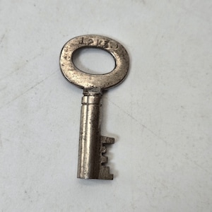 Antique eagle barrel Trunk/steamer lock Key 12K series 12K33