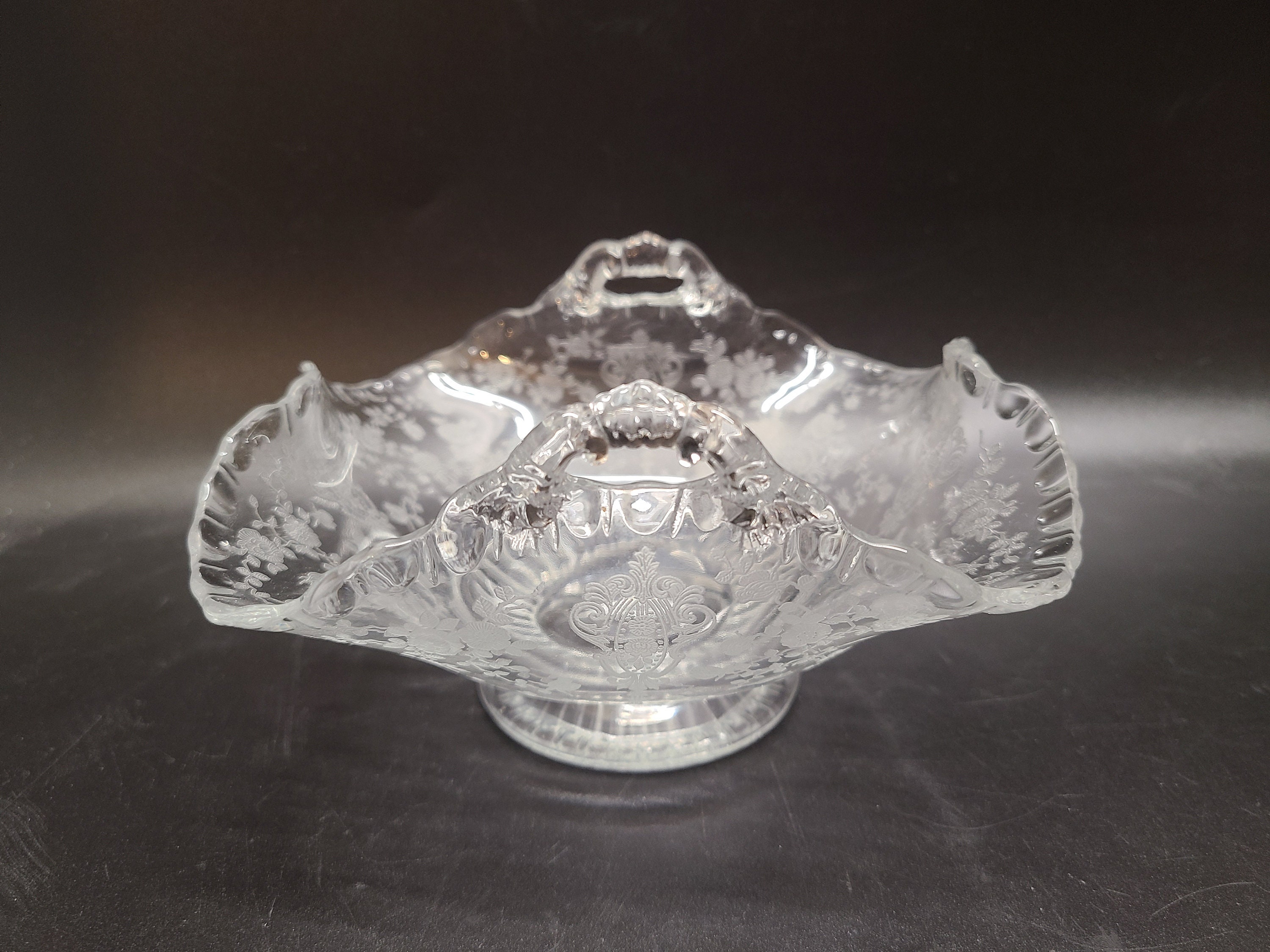 ケンブリッジ ローズ ポイント フリル ハンドル キャンディ/ボンボン皿