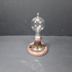 RÉPLICA DE LÁMPARA DE MADERA RARA DEL 50 ANIVERSARIO DE THOMAS ALVA EDSON