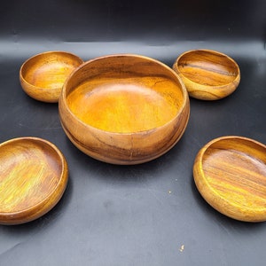 5 piece vintage wood salad bowl set.