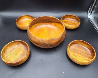 5 piece vintage wood salad bowl set.