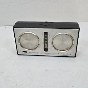 Vintage KOYO Twin speaker Transistor AM Radio portable radio