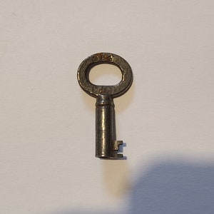Antique Steamer Trunk Key Excelsior G54
