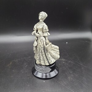 Avon 1993 Collection District sales award femme en figurine habillée