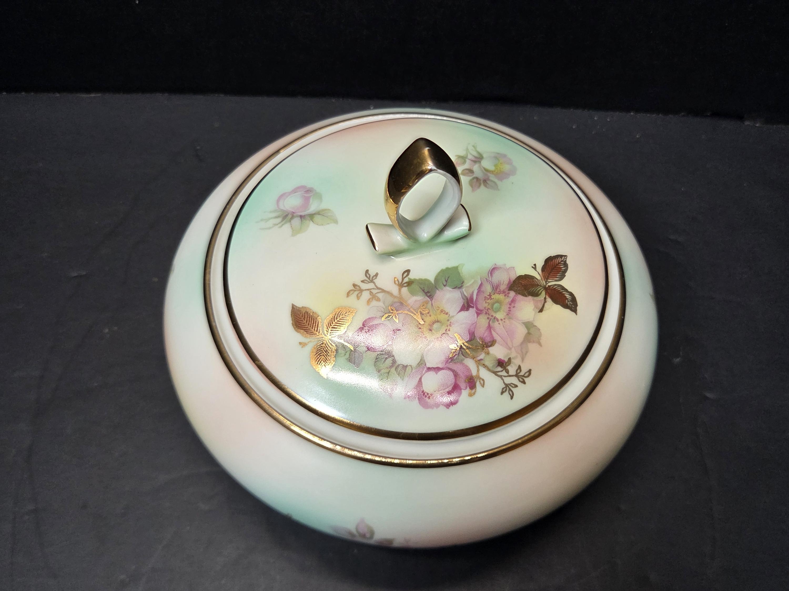 Bavaria Schumann Arzberg Germany Wild Rose Blush Round Covered