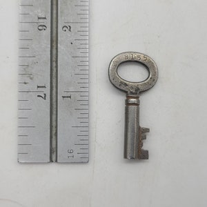 Antique eagle barrel Trunk/steamer lock Key B155