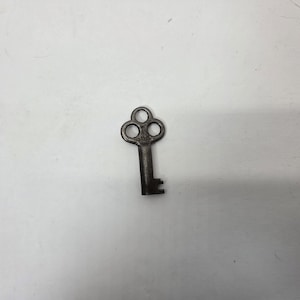 Antique Steamer Trunk Key Yale & Towne S series S53