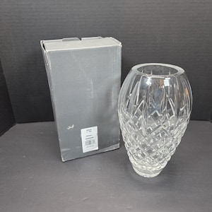 Vintage Waterford Araglin 9&quot; cut crystal vase w/ original box