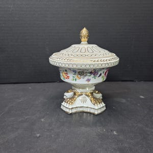Compota o bombonera antigua Carl Thieme Dresden con tapa, pintada a mano.