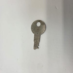 Antique vintage Trunk Steamer Key N34