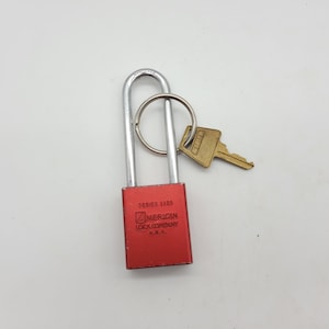 American Lock company 1105 long shackle aluminum padlock with key works 5&quot;