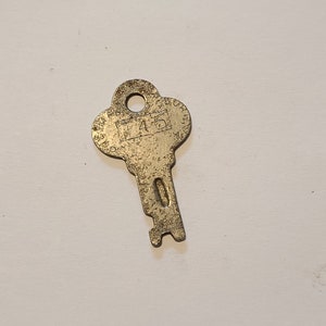Long Lock Co T46 Trunk/steamer Antique luggage Key T-46