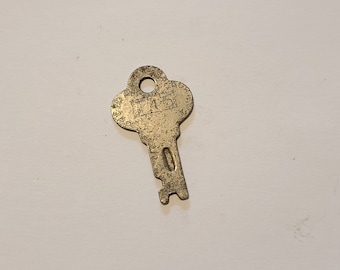 Long Lock Co T46 Trunk/steamer Antique luggage Key T-46